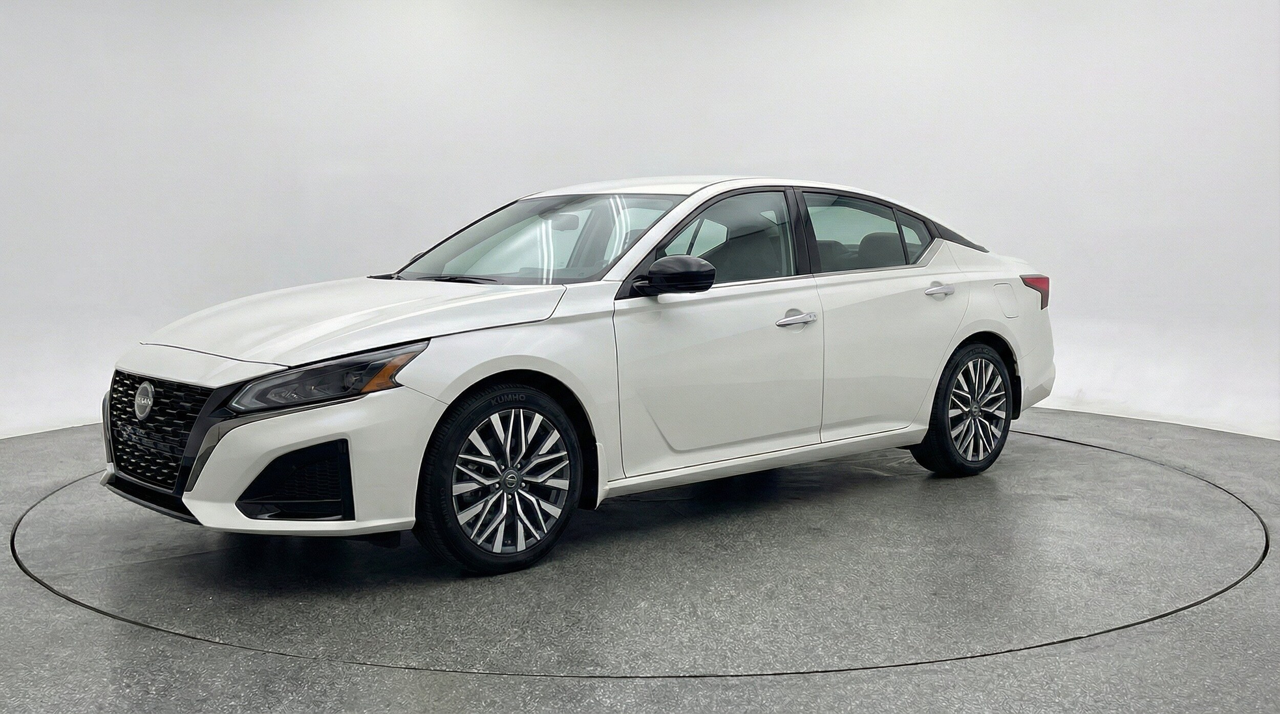 Thumbnail: 2025 Nissan Altima - 3