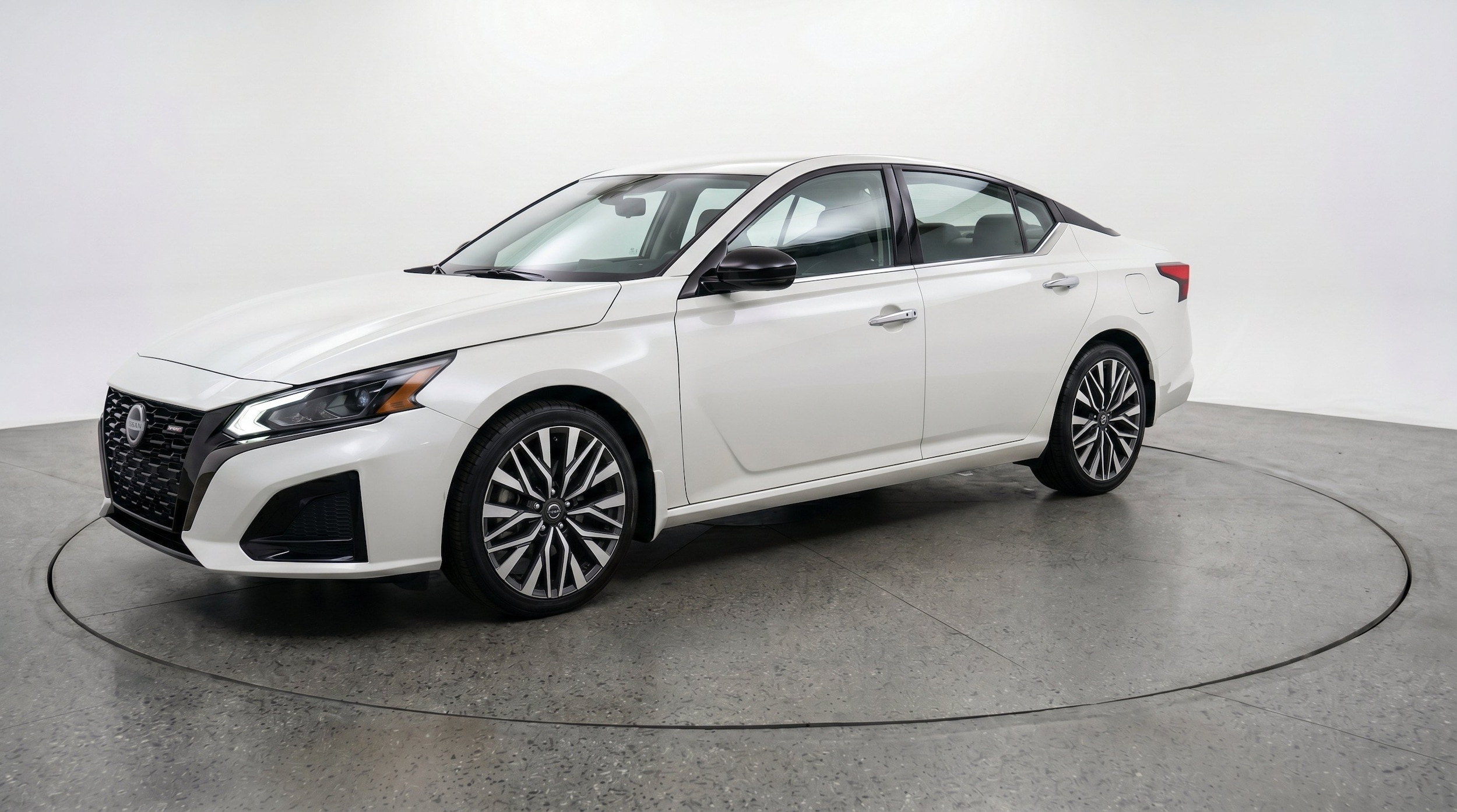 Thumbnail: 2025 Nissan Altima - 3