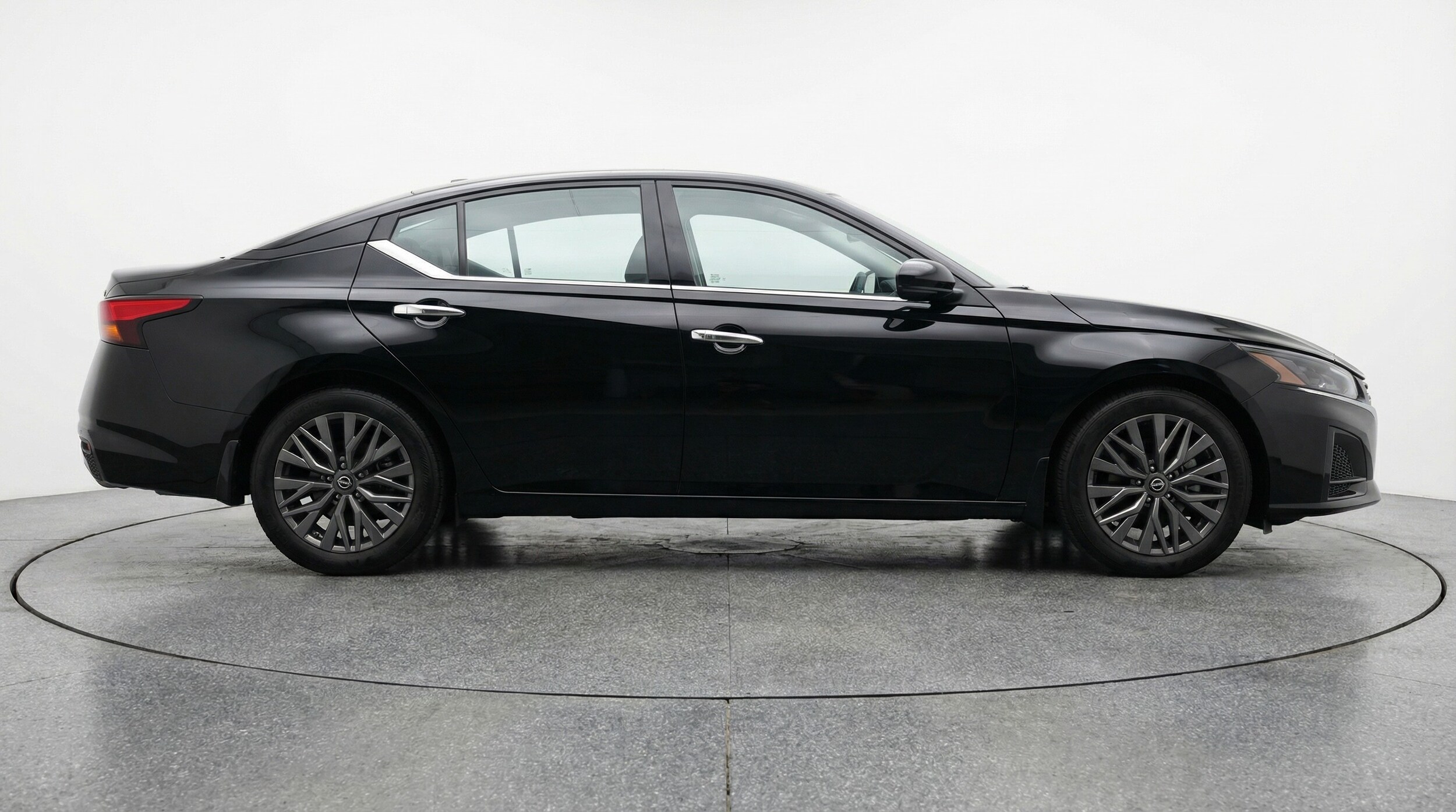 Thumbnail: 2025 Nissan Altima - 8