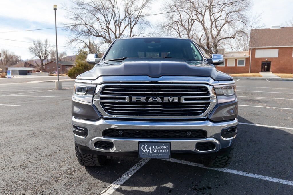 2024 Ram 1500 LARAMIE CREW CAB 4X4 5'7' BOX RN105726 For Sale in
