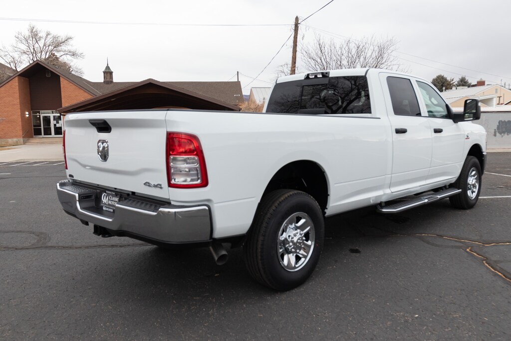2024 Ram 3500 TRADESMAN CREW CAB 4X4 8' BOX RG198223 For Sale in