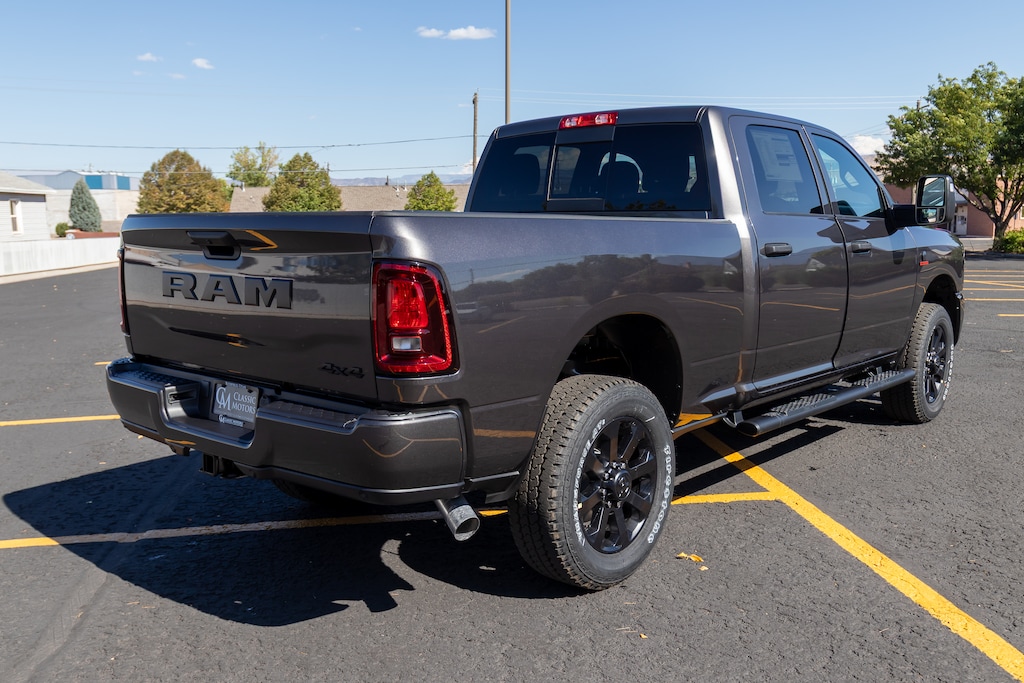 New 2026 Ram 2500 BLACK EXPRESS CREW CAB 4X4 6'4 BOX Pickup