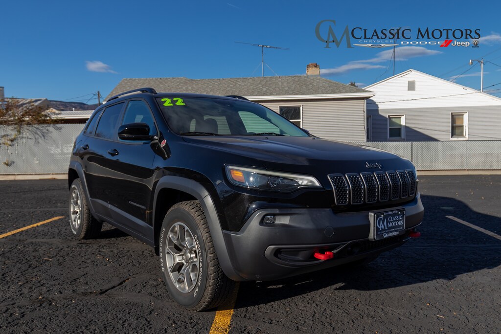 Used 2022 Jeep Cherokee Trailhawk SUV