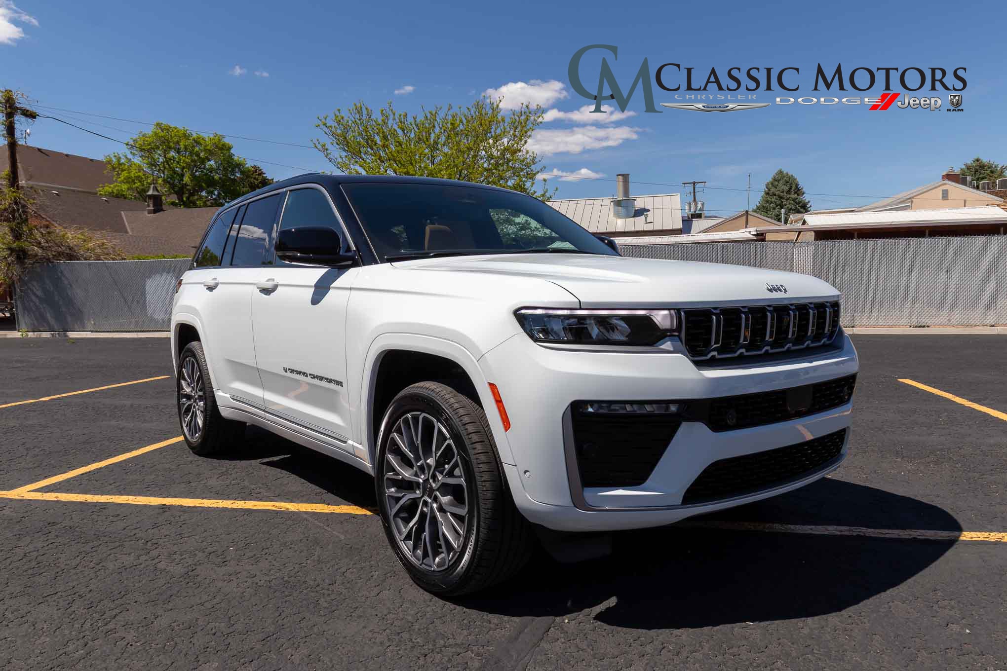 2026 Jeep Grand Cherokee Summit 4x4's photo
