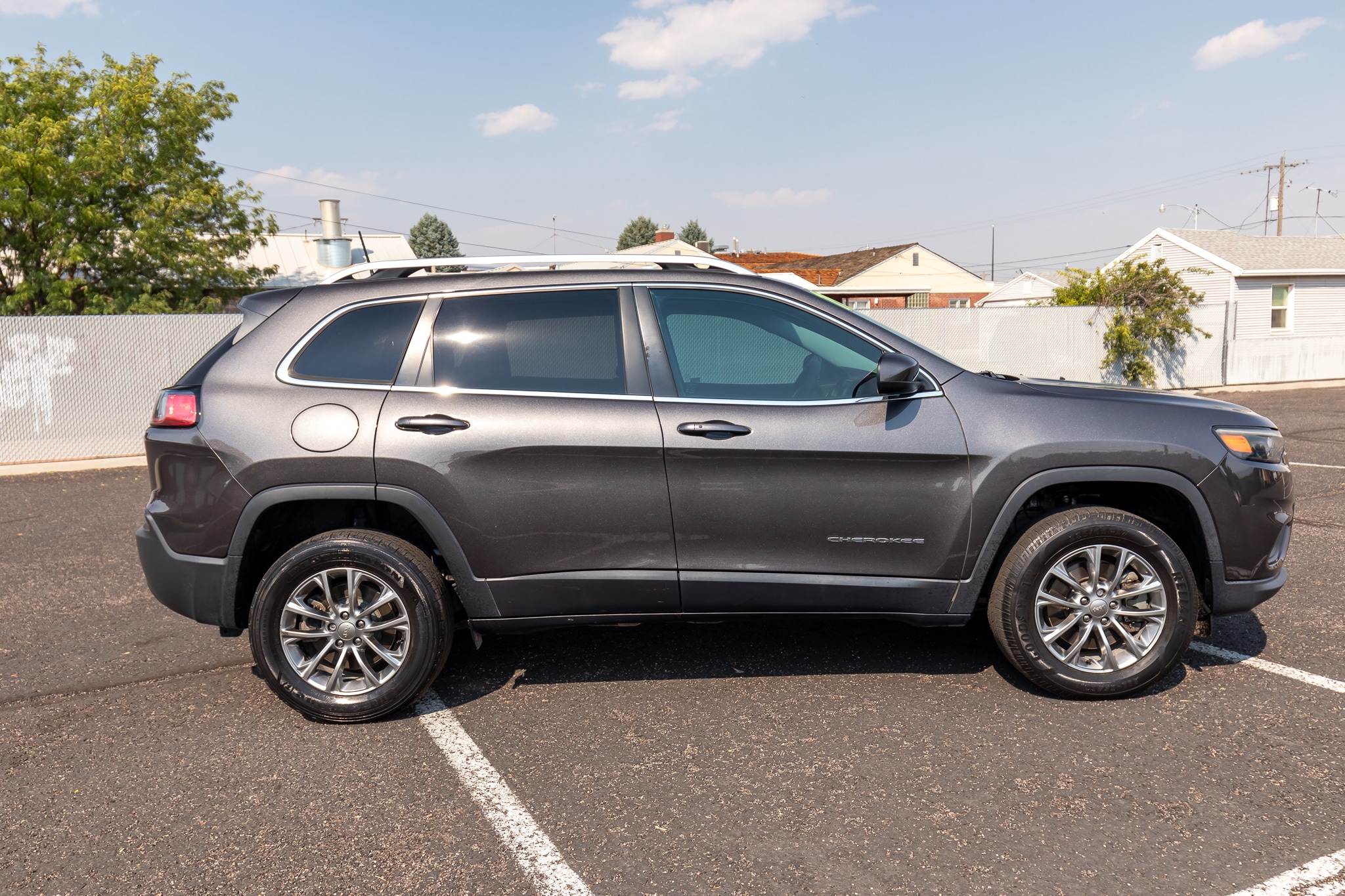 Used 2019 Jeep Cherokee Latitude Plus with VIN 1C4PJMLXXKD137535 for sale in Richfield, UT