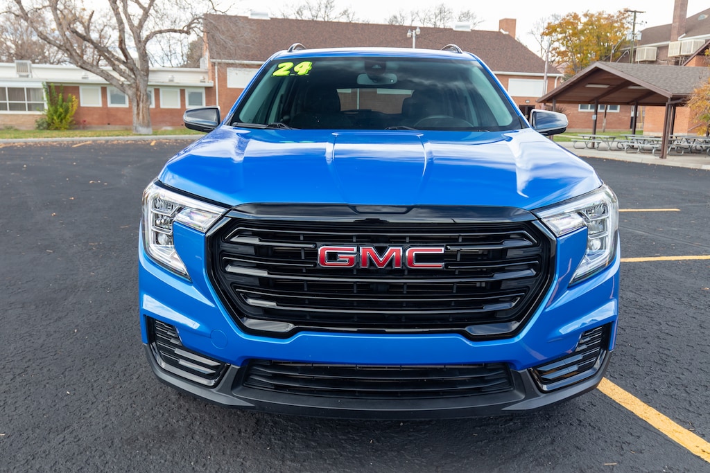 Used 2024 GMC Terrain SLE SUV