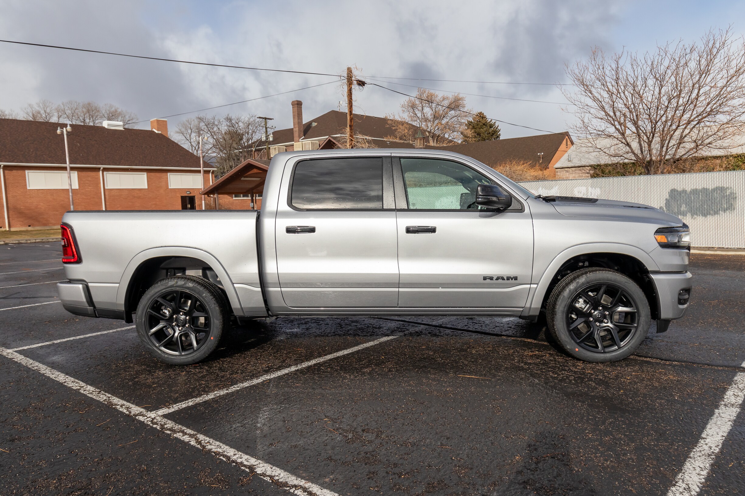2025 Ram 1500 Laramie photo 2