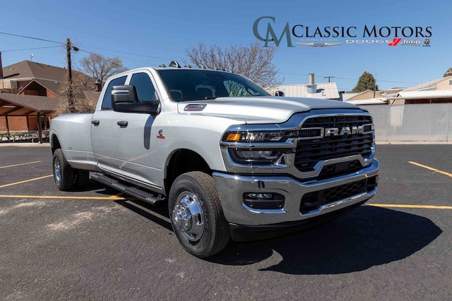 2026 Ram 3500 TRADESMAN CREW CAB 4X4 8' BOX Pickup