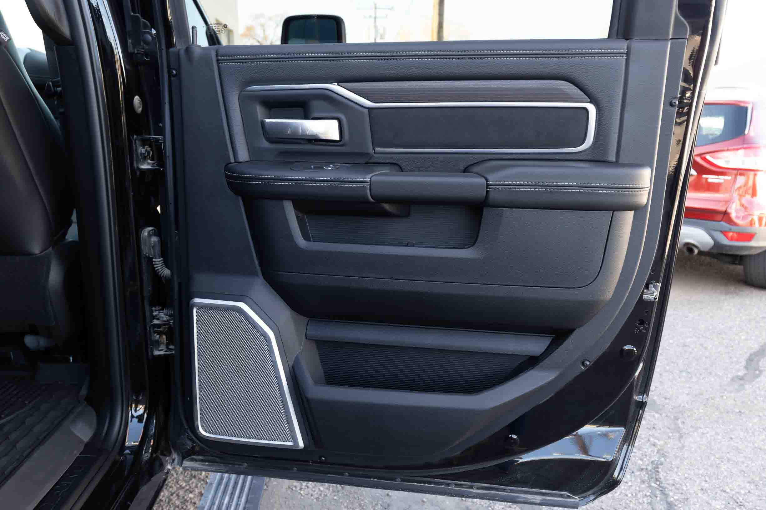 2025 RAM 2500 Laramie - Photo 15