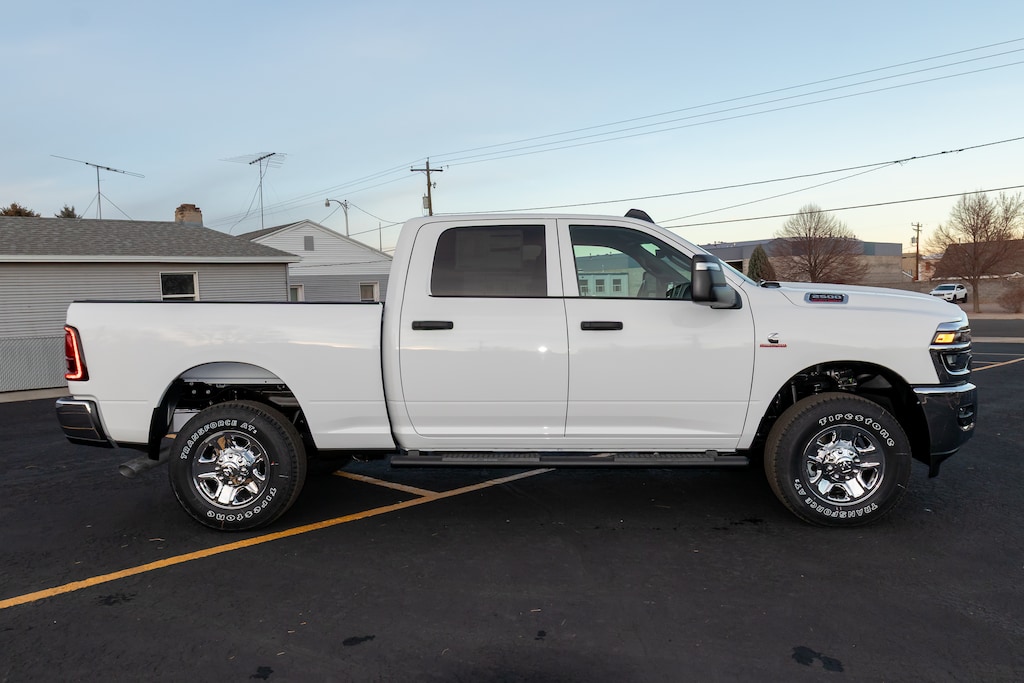 New 2026 Ram 2500 TRADESMAN CREW CAB 4X4 6'4 BOX Pickup
