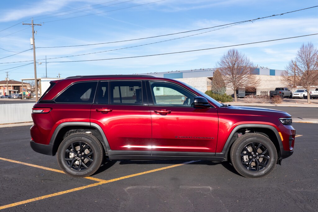 Used 2025 Jeep Grand Cherokee Altitude X SUV