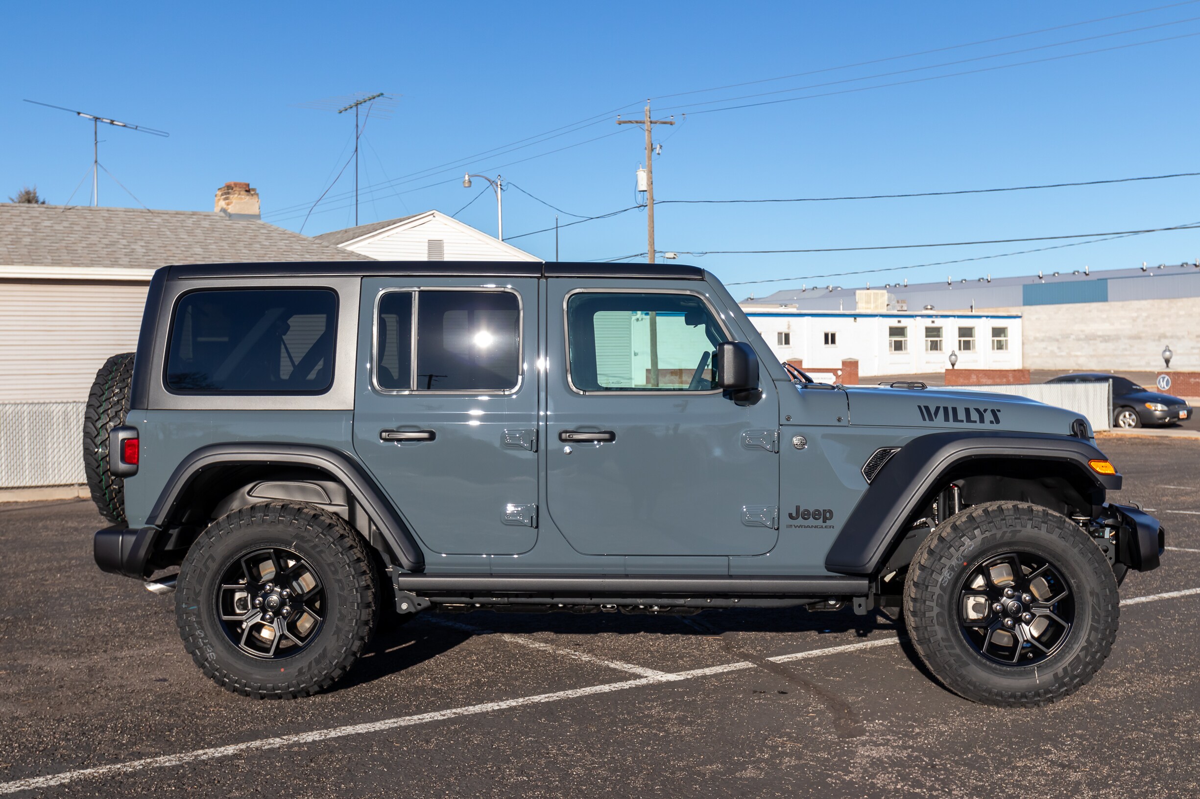 2025 Jeep Wrangler Willys photo 2