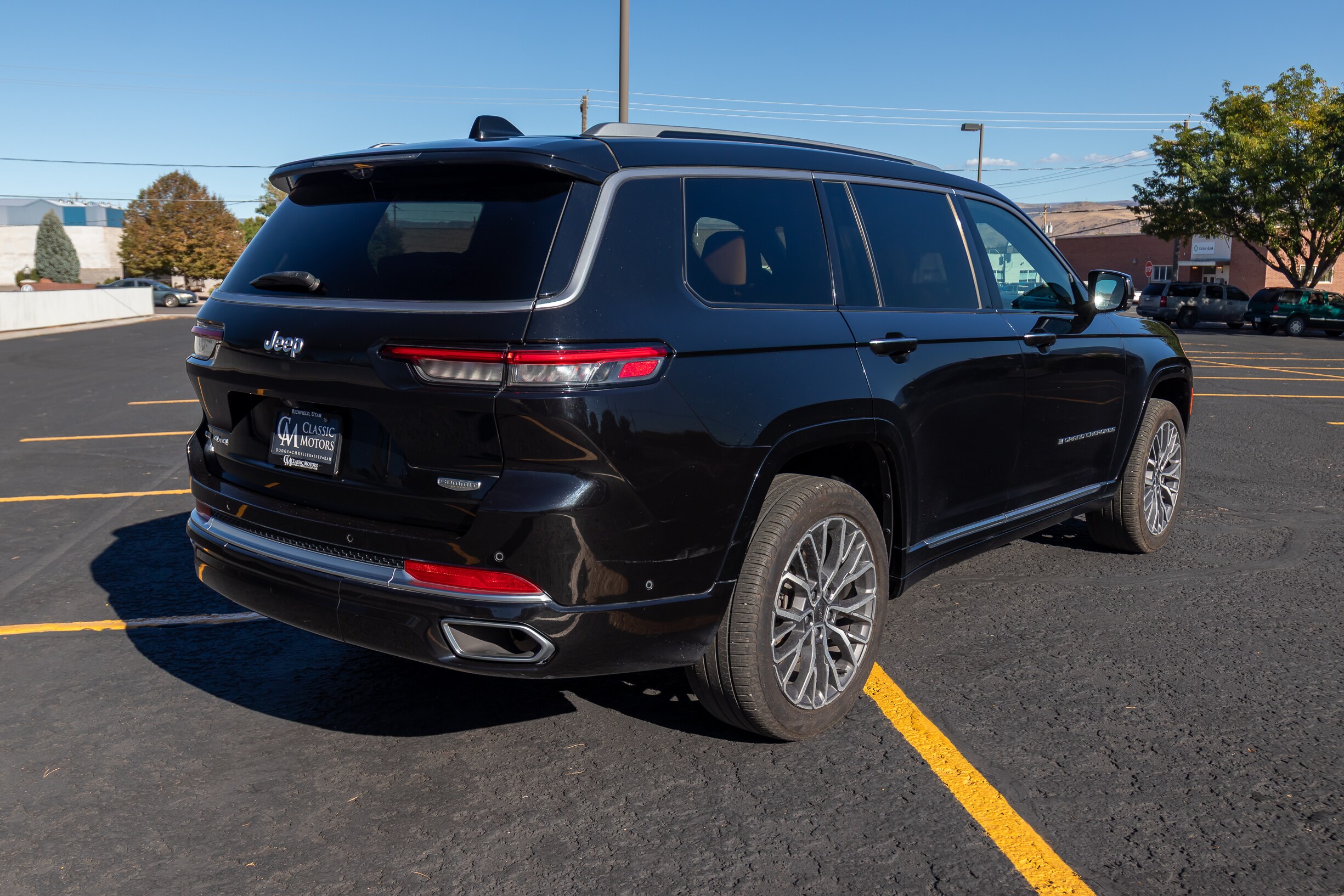 2021 Jeep Grand Cherokee L Summit photo 2