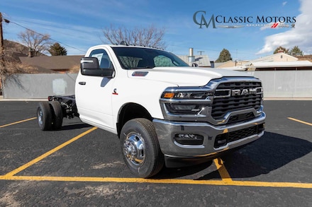 2026 Ram 3500 Chassis Cab TRADESMAN  REGULAR  4X4 84' CA Pickup