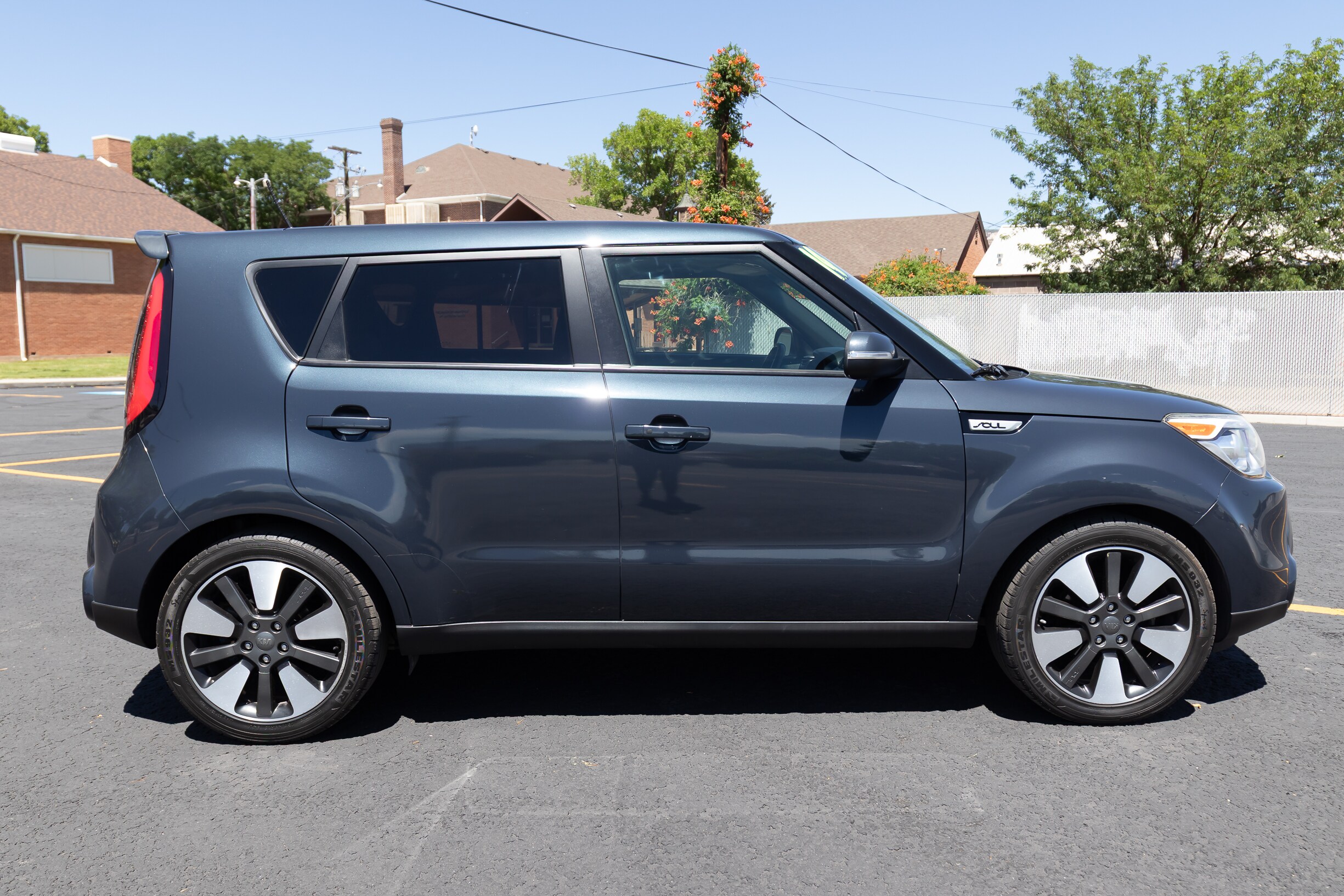 2014 Kia Soul Exclaim photo 2