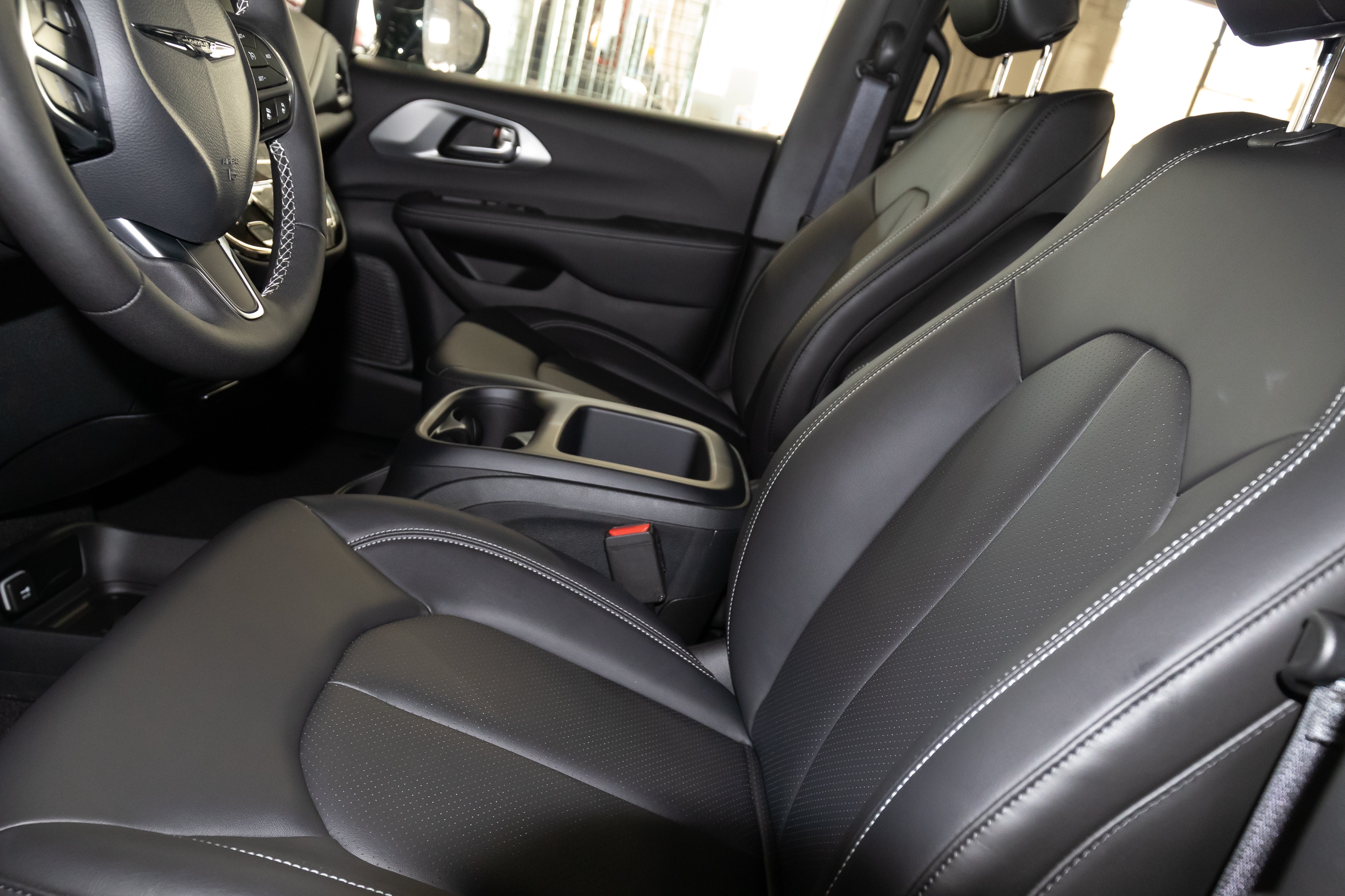 2026 Chrysler Pacifica Select - Photo 10