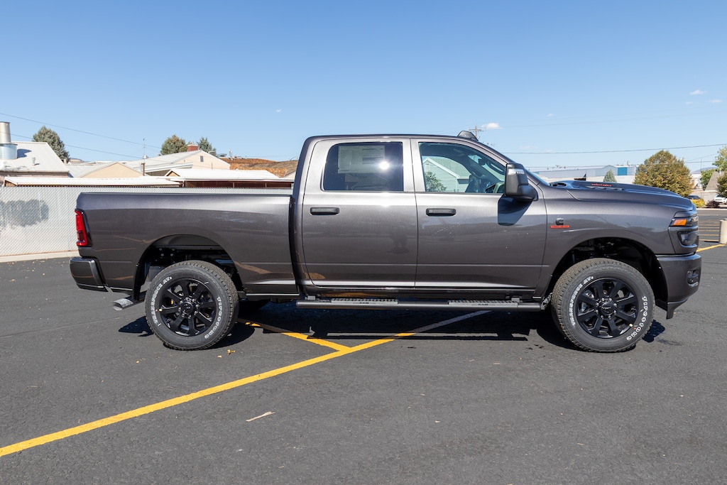 New 2026 Ram 2500 BLACK EXPRESS CREW CAB 4X4 6'4 BOX Pickup
