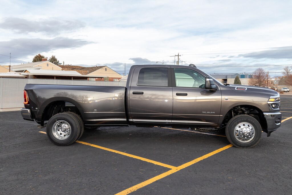 New 2026 Ram 3500 BIG HORN CREW CAB 4X4 8' BOX Pickup