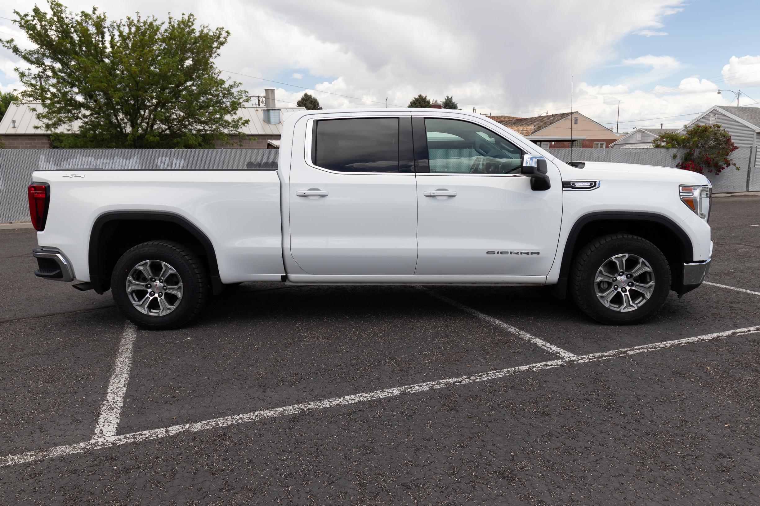 Used 2021 GMC Sierra 1500 SLE with VIN 3GTU9BET4MG108192 for sale in Richfield, UT