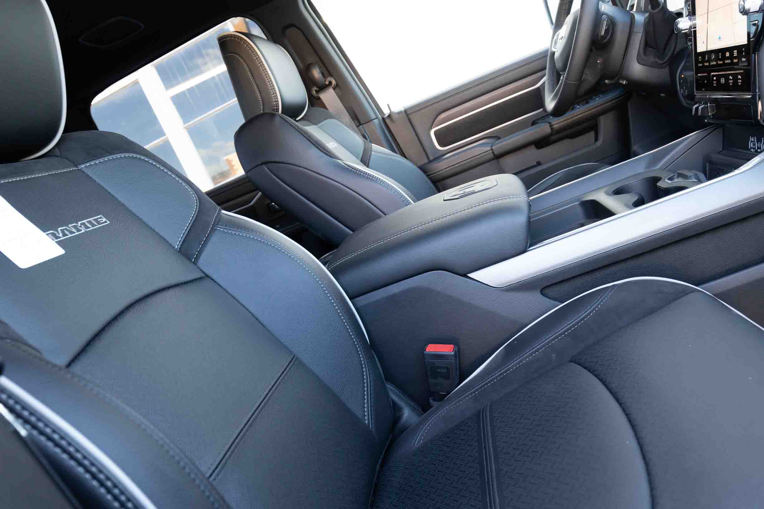 2025 RAM 2500 Laramie - Photo 18