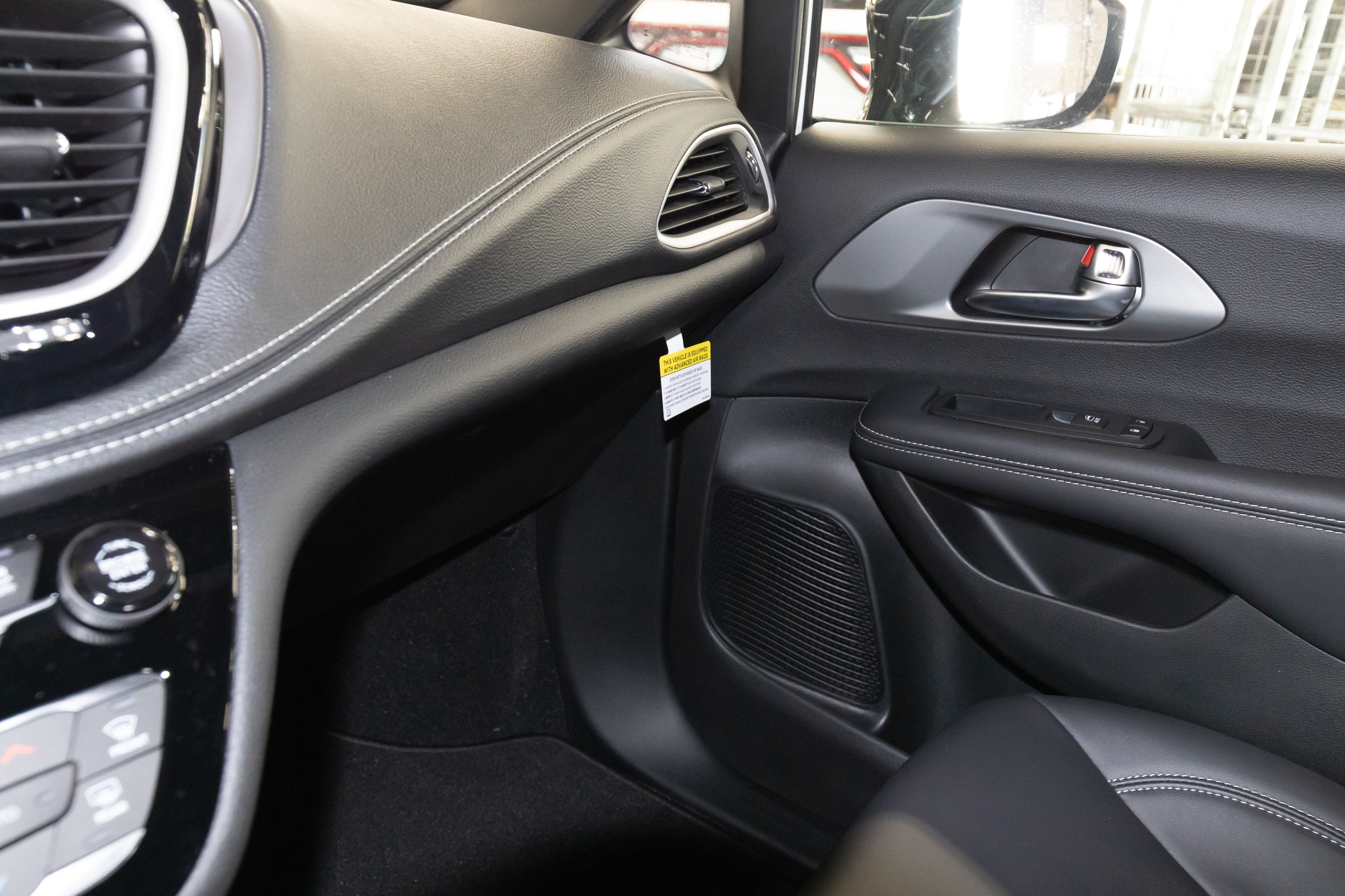 2026 Chrysler Pacifica Select - Photo 26