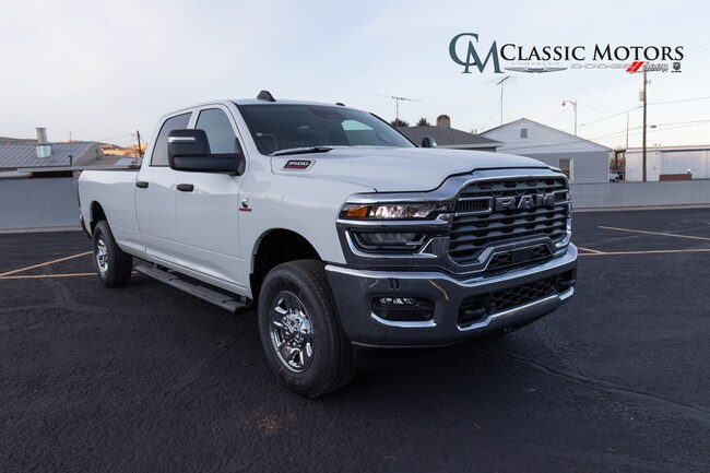 2026 Ram 3500 TRADESMAN CREW CAB 4X4 8' BOX Pickup