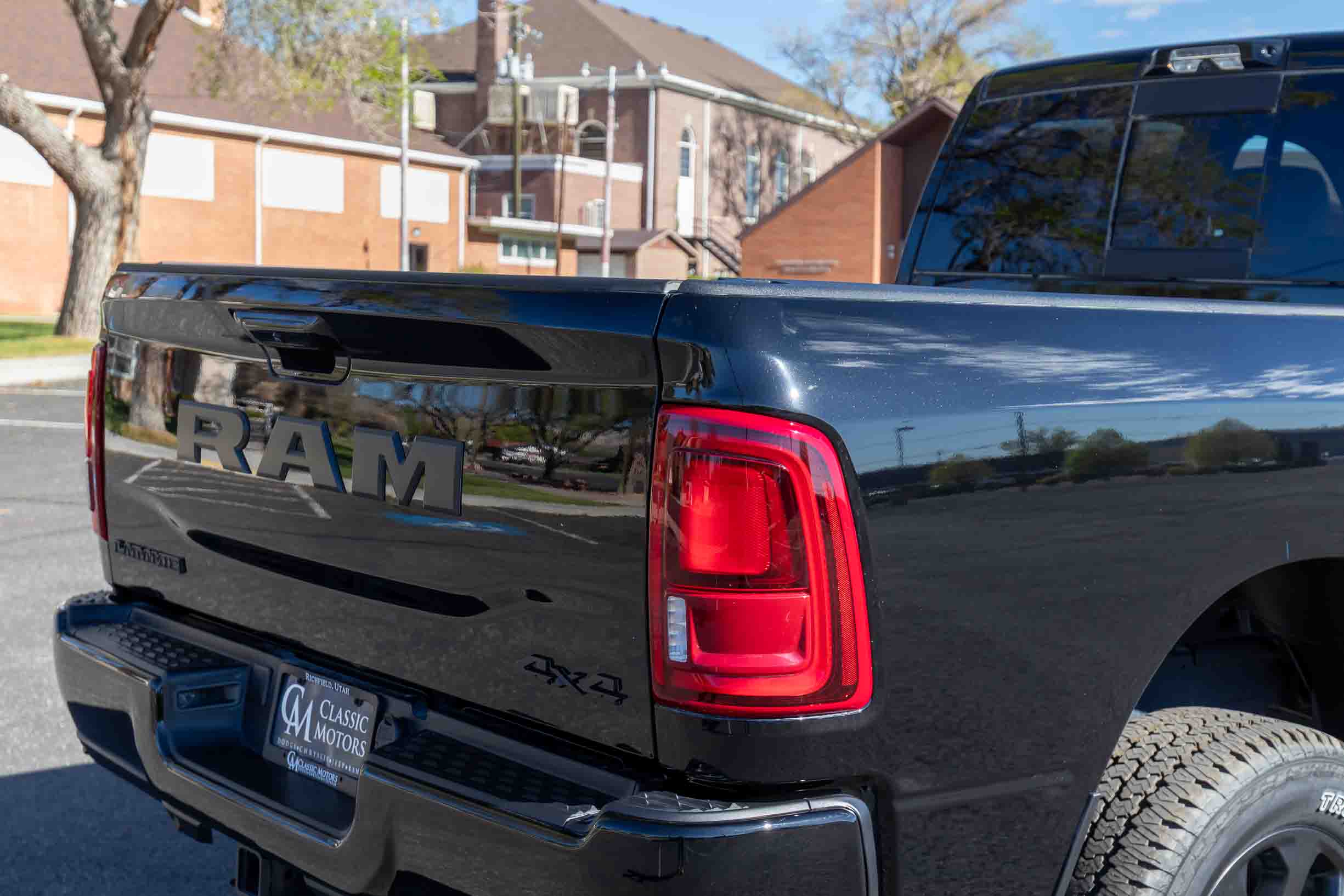 2025 RAM 2500 Laramie - Photo 32
