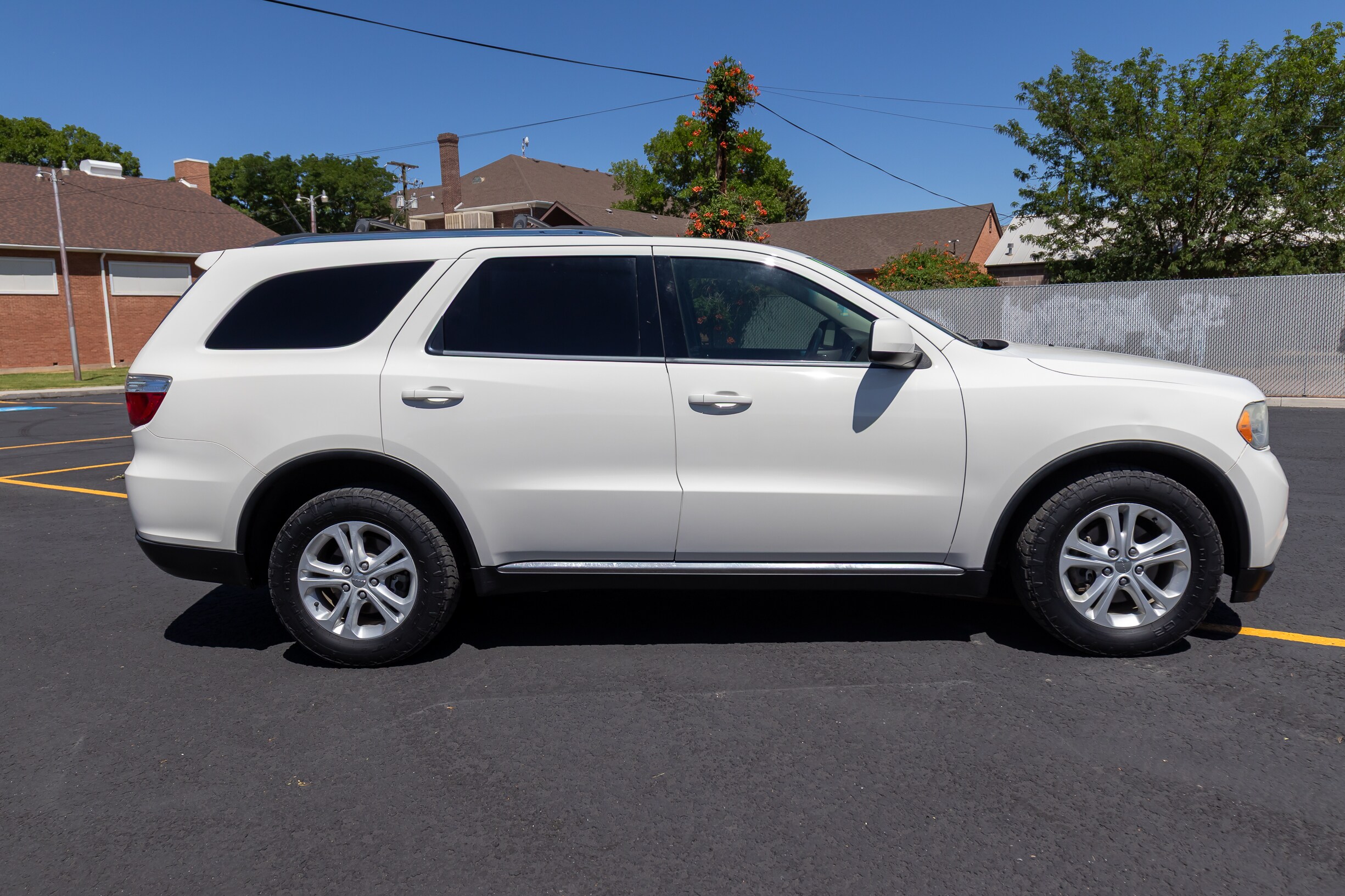 2011 Dodge Durango Express photo 2