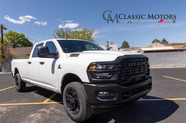 2026 Ram 3500 TRADESMAN CREW CAB 4X4 8' BOX Pickup