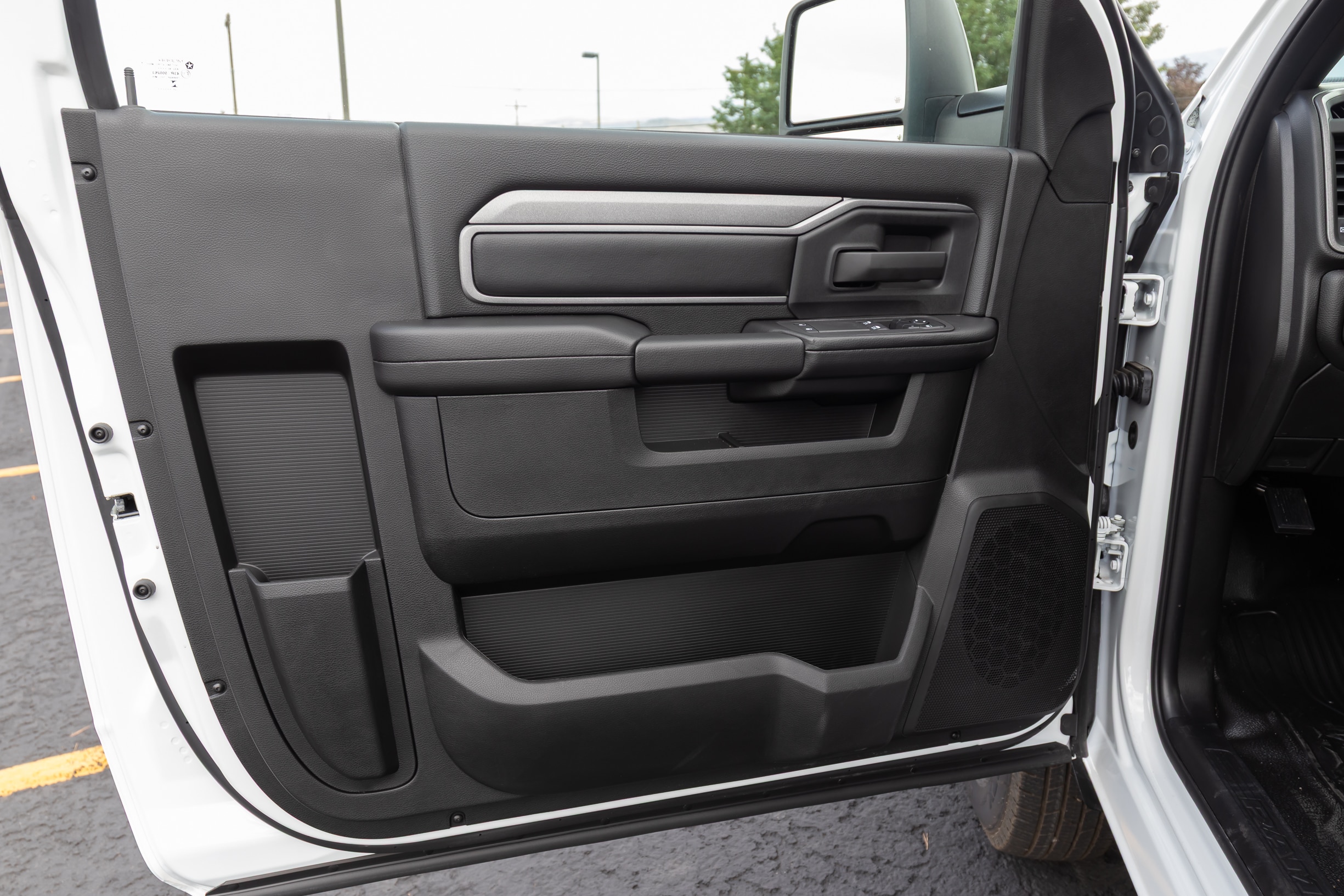 2026 RAM 3500 Chassis Tradesman - Photo 9