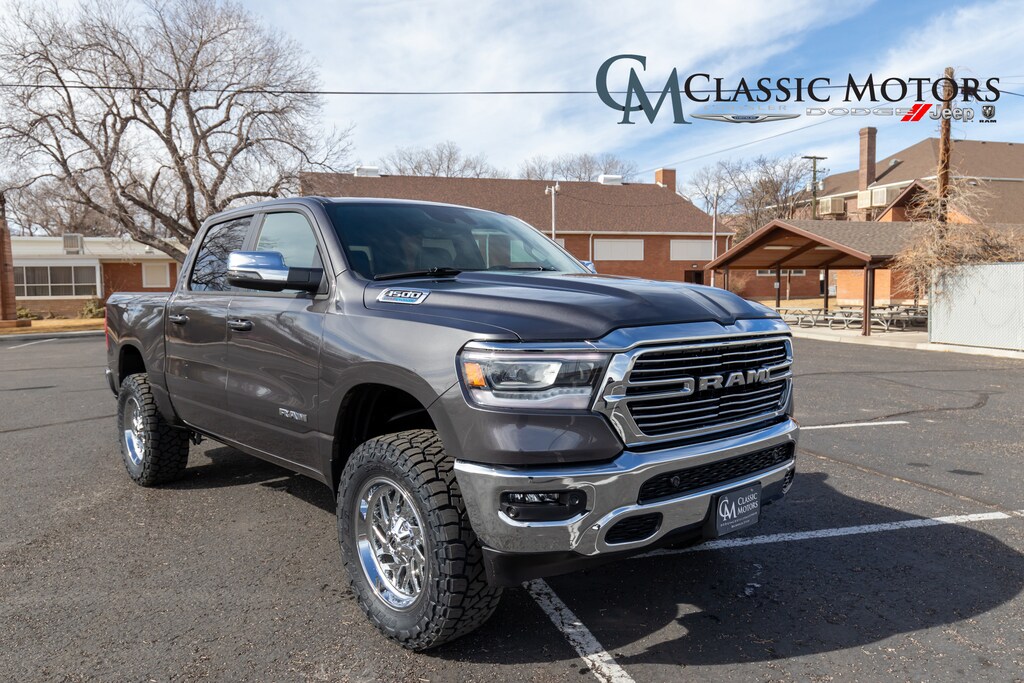 2024 Ram 1500 LARAMIE CREW CAB 4X4 5'7' BOX RN105726 For Sale in