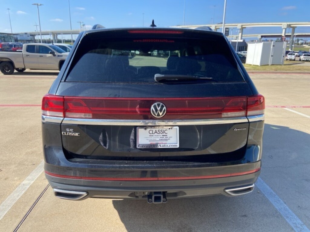 Used 2024 Volkswagen Atlas 2.0T SE w/Technology SUV