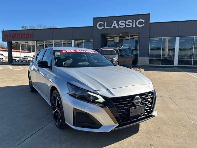 2024 Nissan Altima SR's photo