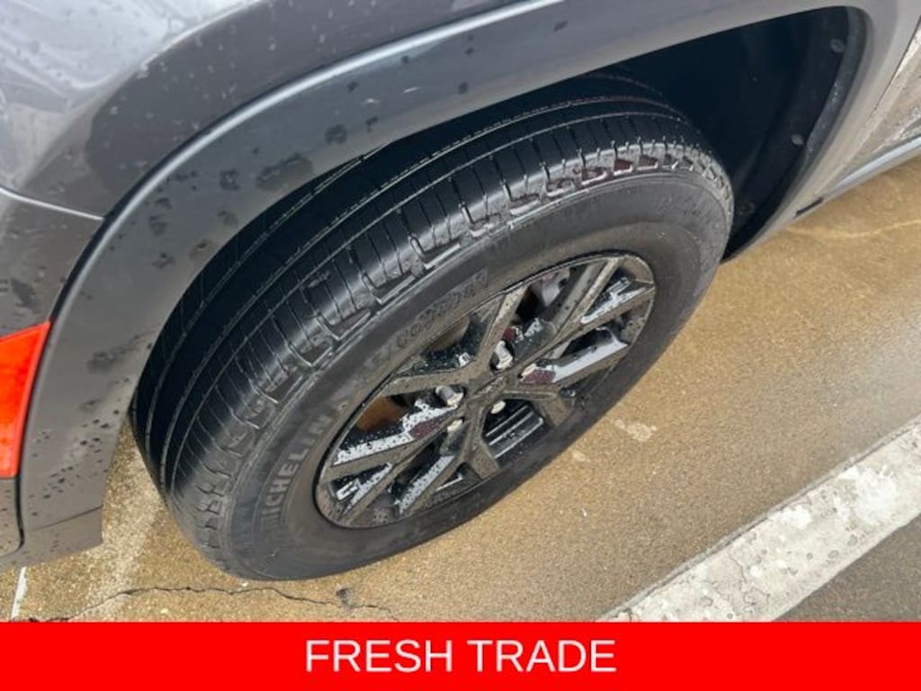 Used 2024 Jeep Grand Cherokee Altitude SUV
