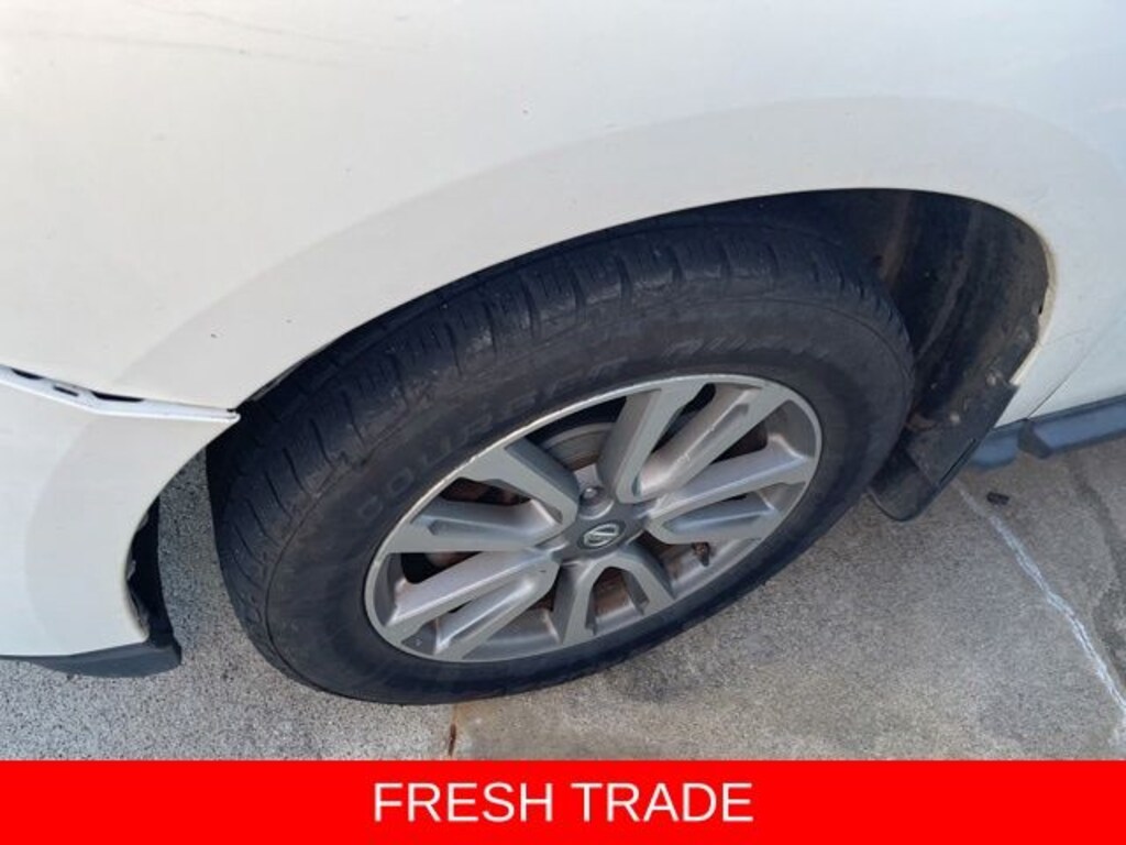 Used 2014 Nissan Pathfinder SV SUV