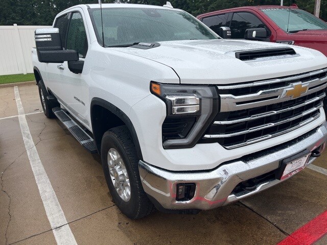 2024 Chevrolet Silverado 2500HD LTZ photo 4