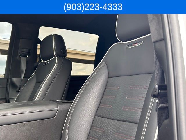 2025 GMC Sierra 2500HD AT4X - Photo 39