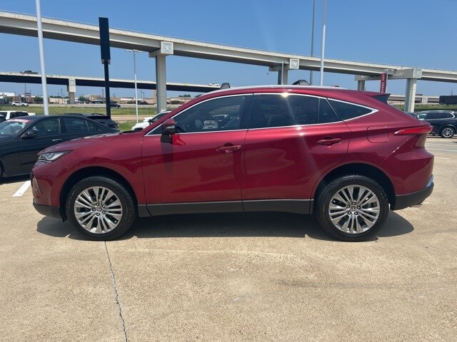 2023 Toyota Venza XLE photo 4