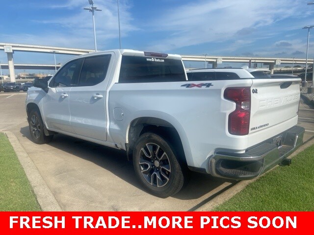 2023 Chevrolet Silverado 1500 LT photo 2