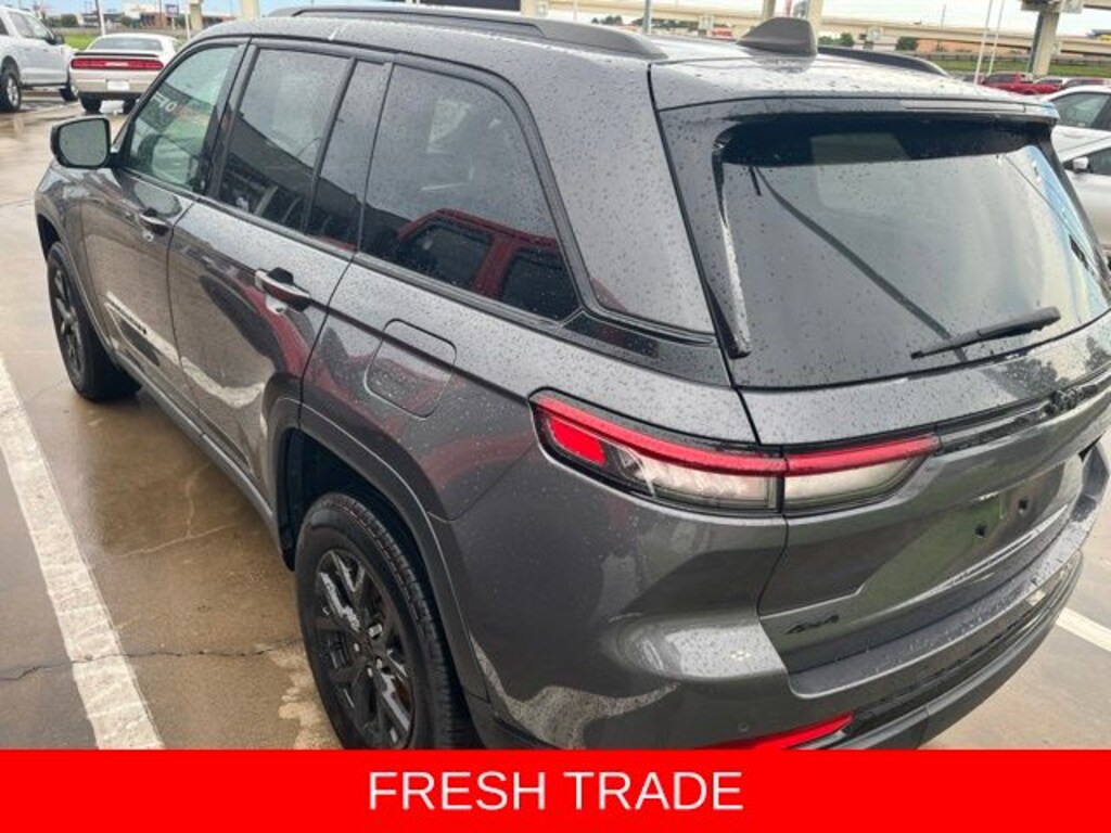 Used 2024 Jeep Grand Cherokee Altitude SUV
