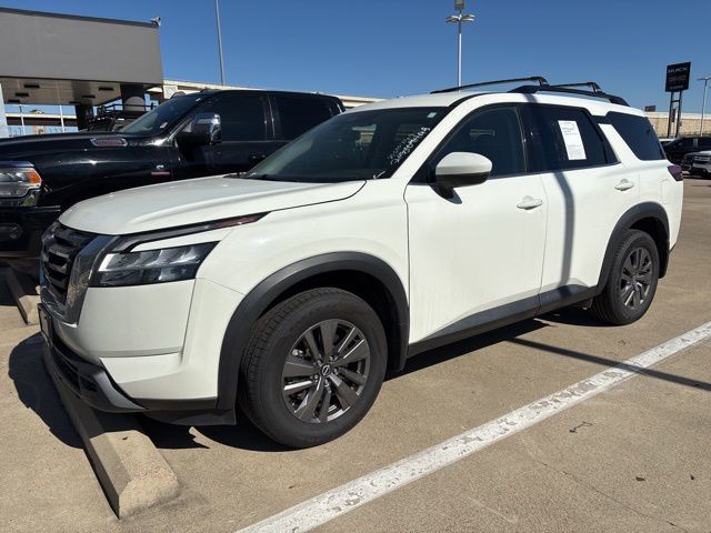 2022 Nissan Pathfinder SV