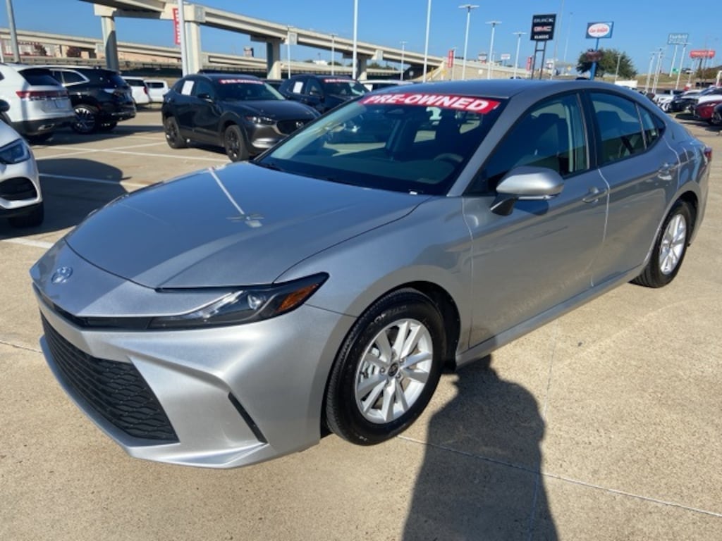 Used 2025 Toyota Camry SE Sedan