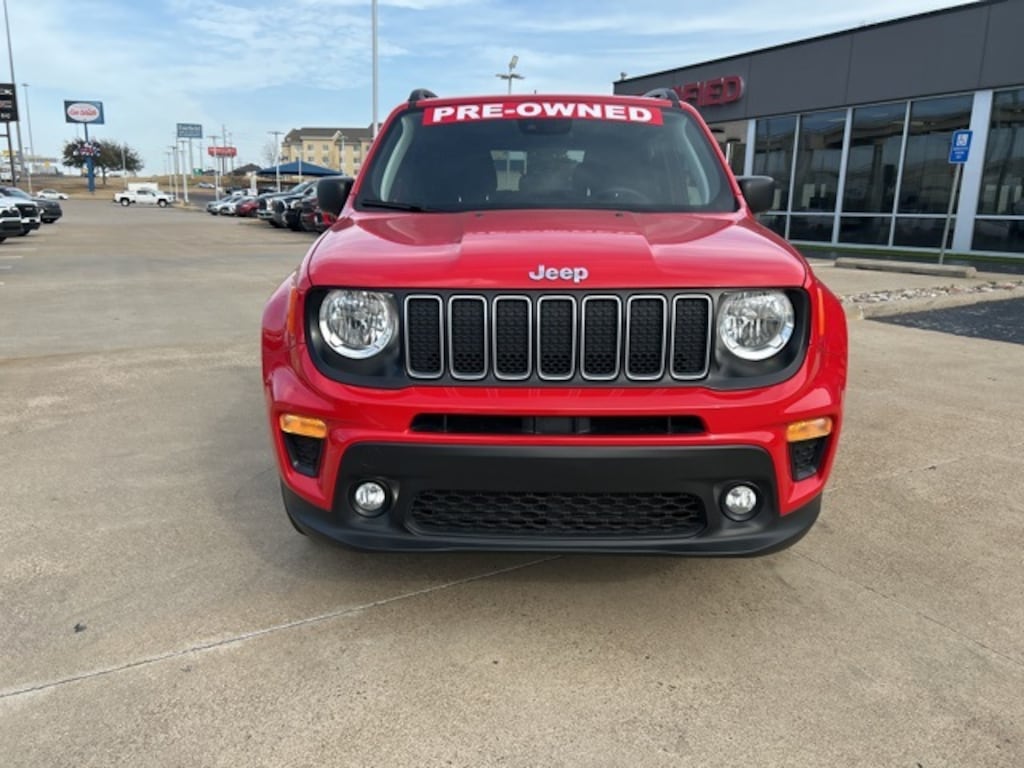 Used 2022 Jeep Renegade Latitude SUV