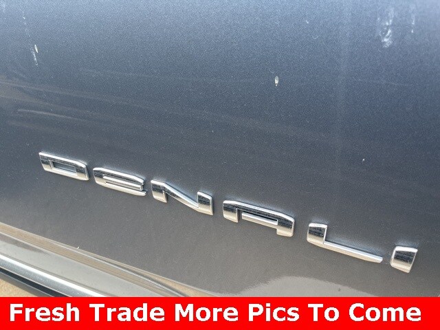 2021 Gmc Yukon Denali photo 3