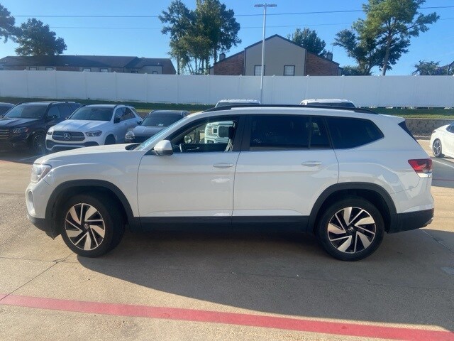 2024 Volkswagen Atlas SE Technology photo 2