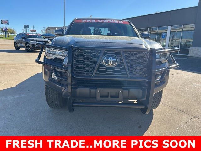 Used 2022 Toyota Tacoma TRD Off Road with VIN 3TMCZ5ANXNM499081 for sale in Little Rock