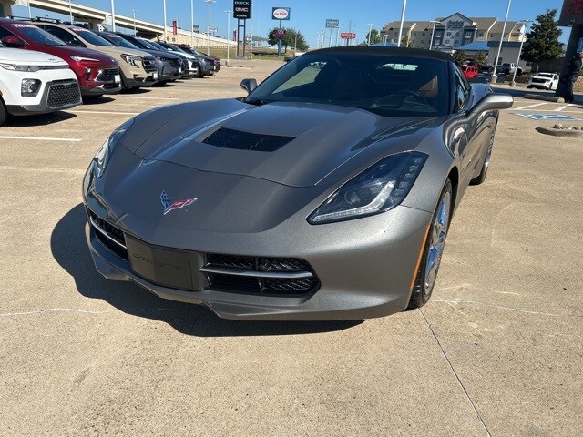 2016 Chevrolet Corvette Stingray 2LT Convertible photo 3