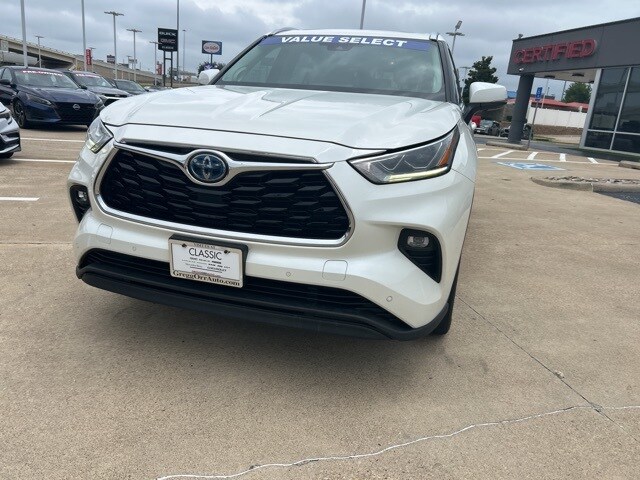 2021 Toyota Highlander Hybrid Limited photo 3
