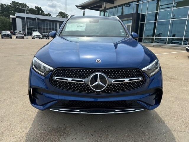 2024 Mercedes Benz GLC 300 photo 2