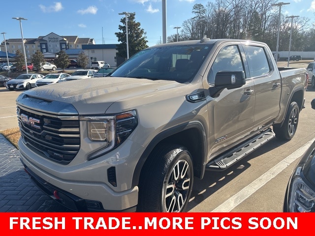 2023 GMC Sierra 1500 AT4's photo